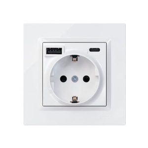 Enchufe Schuko S10 Con Usb A + C Blanco